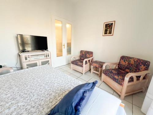 Central Apartment - 2 BR & Terrace I 50m to Beach