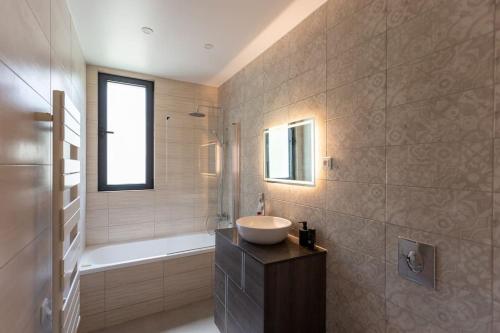 Galeriebild der Unterkunft Superbe maison proche de Paris! in Sceaux