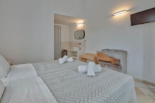 Gallery image of Hotel Mantalena in Antiparos Town