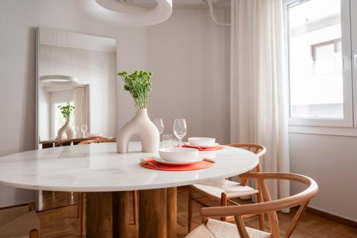 Acropolis Hideaway - Tranquil Retreat in Plaka