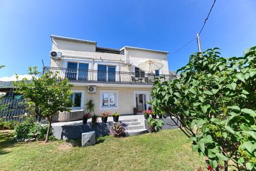 Apartmani Dolores