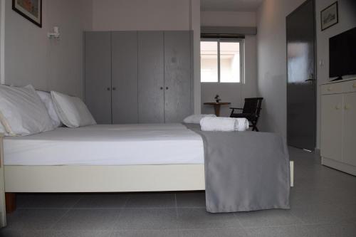 Posteľ alebo postele v izbe v ubytovaní Lefteris Apartments in Ialysos Rhodes