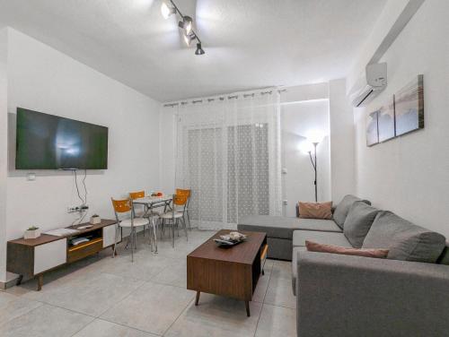 Gallery image of Ofrynio Luxury Apartments & Pool in Ofrínion