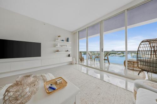 Gallery image of Relaxation at its Finest Water-view in Golden Bay with FREE PARKING in Sunny Isles Beach
