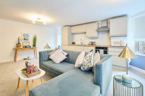 Ruang duduk di Host & Stay - Apartment 1, Dane Court