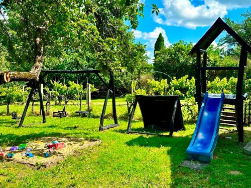 Kawasan permainan kanak-kanak di Szent Orbán Panzió - Kutyabarát apartmanok