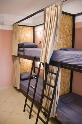 Cama o camas de una habitación en Shkodra Hostel & Day Tours