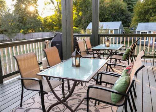 Balkoni atau teres di Top Deck Portland Property with Views