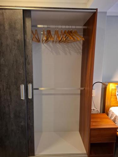 Postel nebo postele na pokoji v ubytování Luxury Apartment 150 m from the beach