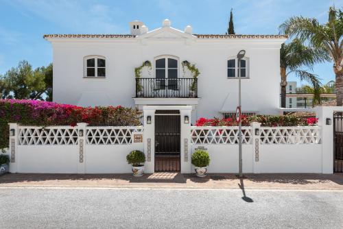 Luxury 3BR House with Private Pool & Stunning Interiors