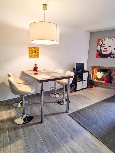 Ferienwohnung nahe Strand, Stadt und Yachthafen - frisch renoviert