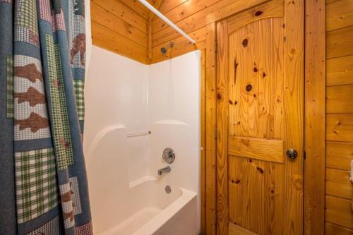 Royal Vista Lodge by Eden Crest photo 33