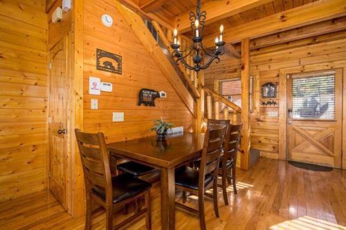 Royal Vista Lodge by Eden Crest photo 9