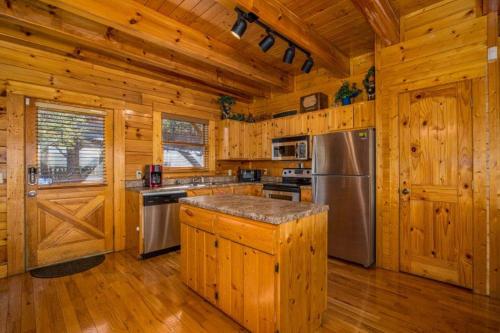 Royal Vista Lodge by Eden Crest photo 10