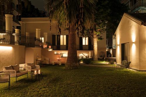 Κήπος έξω από το Cifilì House of Charme
