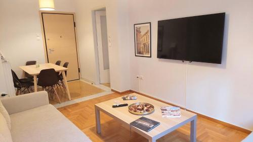 Cozy apartment in Plaka