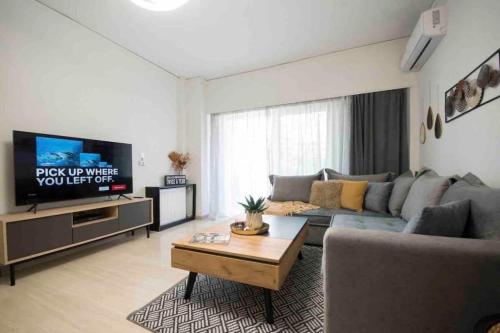 Alkuoni lux flat at PFaliro