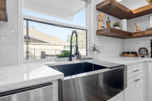 Afbeelding uit fotogalerij van JK'S Bungalow in Waco in Waco