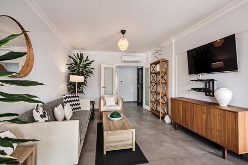 CosmoPolitan Residence