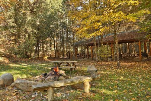 Smoky Mountain Getaway by Eden Crest photo 28