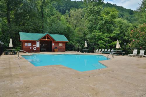 Smoky Mountain Getaway by Eden Crest photo 30