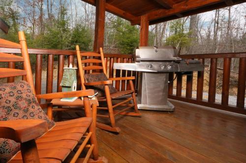 Smoky Mountain Getaway by Eden Crest photo 23