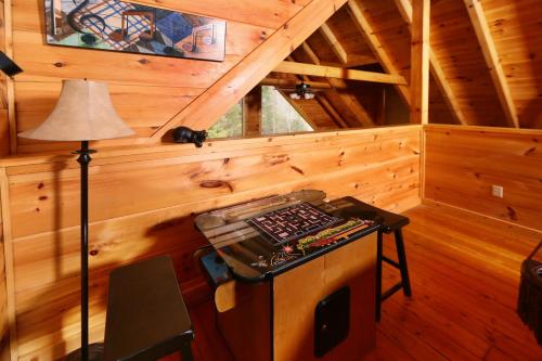 Smoky Mountain Getaway by Eden Crest photo 16