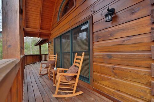 Smoky Mountain Getaway by Eden Crest photo 24