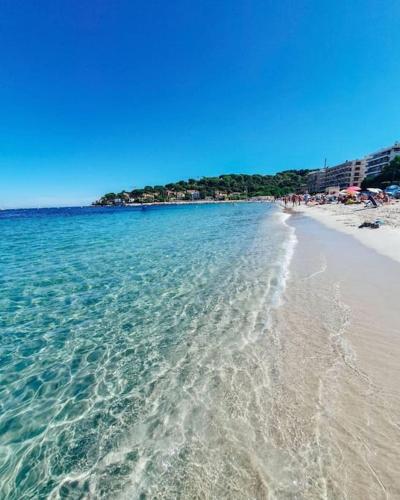 Élégant 2 pièces à Antibes à 30m de la plage avec piscine