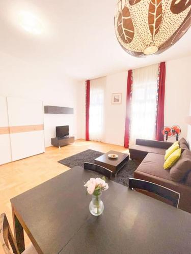 Spacious in a vibrant center 1075 Budapest, Király utca 13 kép - 3