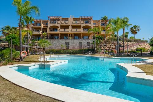 Large 3-Bedroom Nestled in Golf Paradise