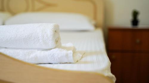 Deluxe groundfloor apartment with beautiful garden for long term rental