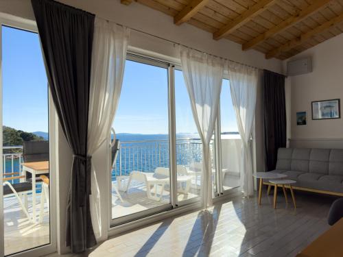 Apartment in Tribunj with sea view, terrace, air conditioning, WiFi 68-2