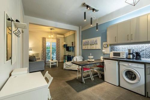 Ruby ' s Best Acropolis Apartment