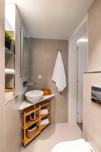 Cozy Nest at Acropolis Footsteps