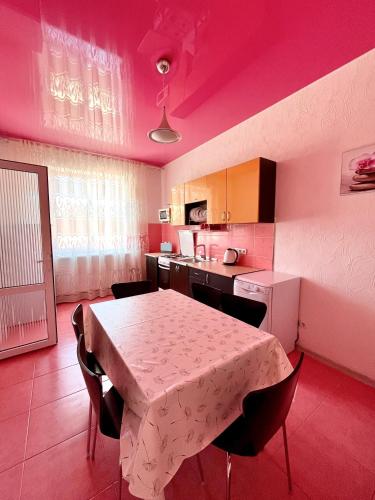Una cocina o zona de cocina en DONE KANDYBONE Apartments