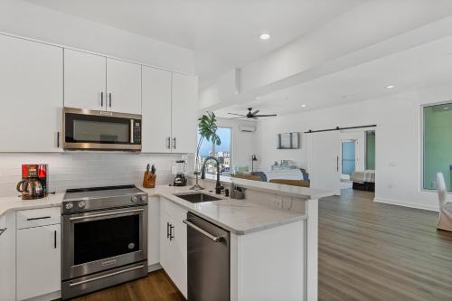 Una cocina o zona de cocina en Boardwalk Pent House