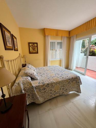 Giường trong phòng chung tại Relax&Sunset Appartement Costa Ballena