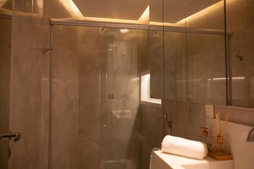 Bilik mandi di In Mare Resort Beira Mar com Jacuzzi by Qavi