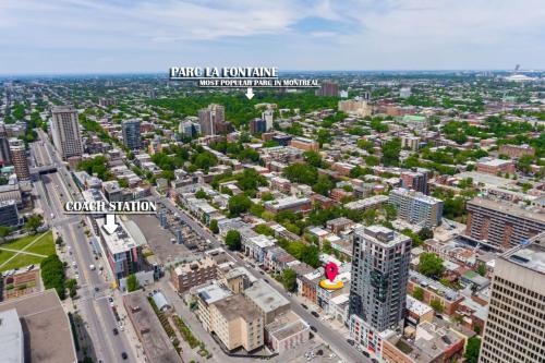 Nespecifikovaný výhled na destinaci Montreal nebo výhled na město při pohledu z apartmánu