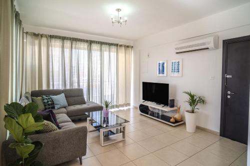 Foto Elegant & Central Two Bedroom Flat 3