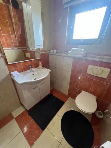 Bilik mandi di Teal Apartments