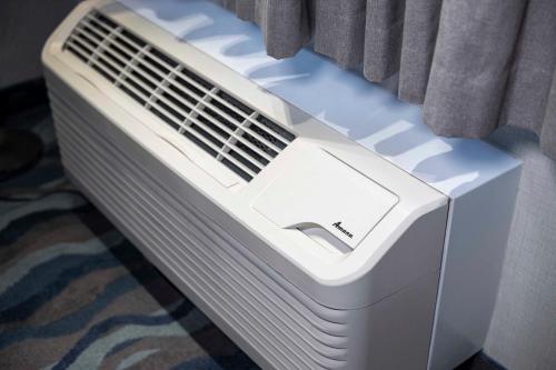 a model of a heater sitting on the floor at Accent Inns Victoria in Victoria