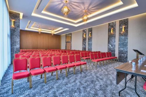 Best Western Premier Ottoperla Hotelにあるビジネスエリアまたは会議室