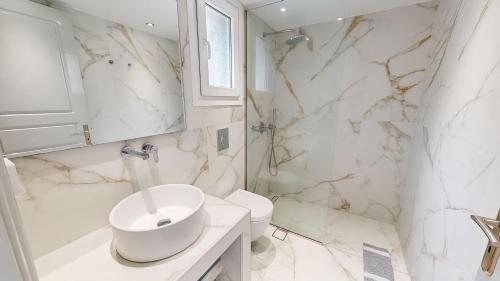 Kúpeľňa v ubytovaní Mykonian Tramonti Villas