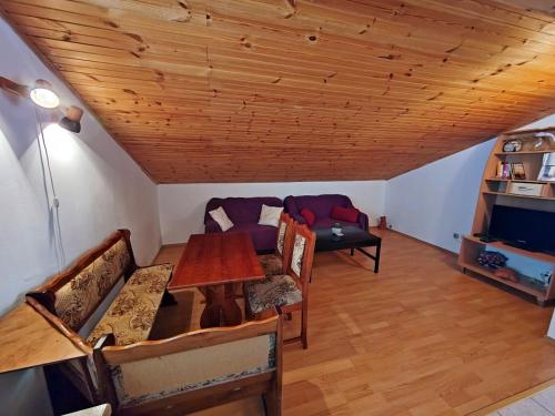 Apartments with parking space Barbat - Rab - 22752