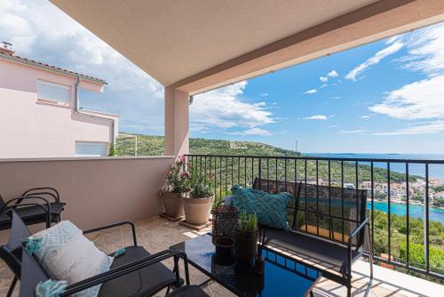 Apartments with parking space Bilo, Primosten - 23259