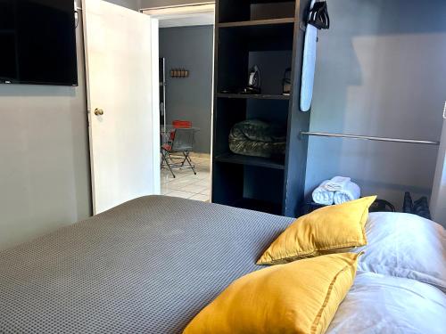 Una cama o camas en una habitación de Roma Flat Style and Comfort