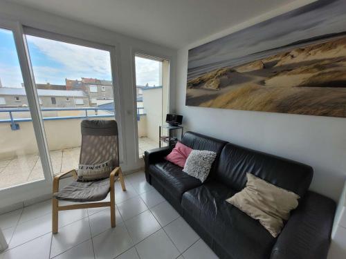 Photo de la galerie de l'établissement Appartement pour 6 personnes, en centre-ville, avec terrasse exposée Sud, à deux pas de la mer - FR-1-672-34, à Merlimont