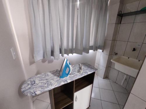 Bilik mandi di Apartamento com mobília nova 302